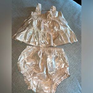 Baby GAP Gold foil 2-piece set